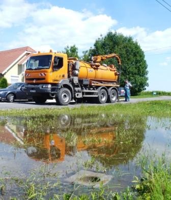 Győrzámoly, Iskola utca - elöntött építési telkek