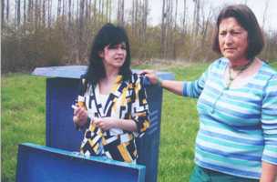 Molnár Rita, a Pannon-Víz Zrt. Kapuvári Üzemmérnük üzemmérnölkég vezetője és Halász Emma, a Kis-Rába vetélkedő szervezője