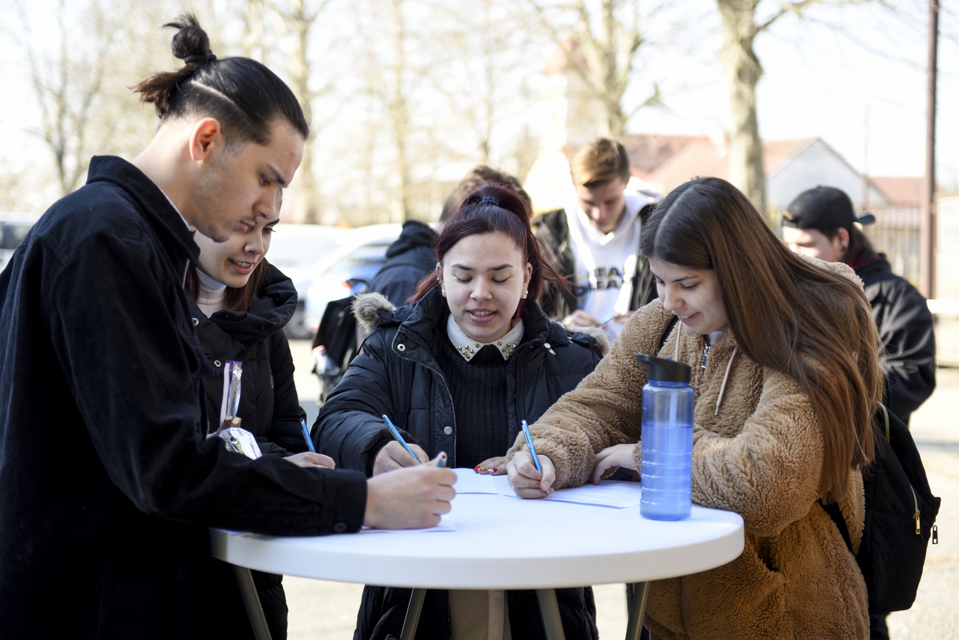 Regisztráció a bemutató előtt