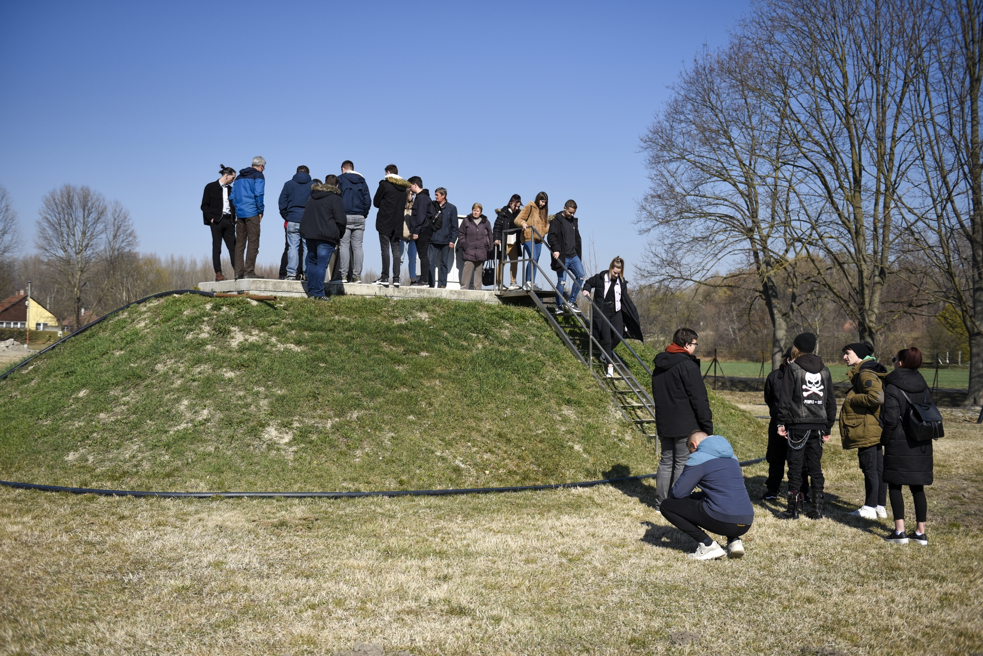A látogatók megtekintették az egyik kutat is