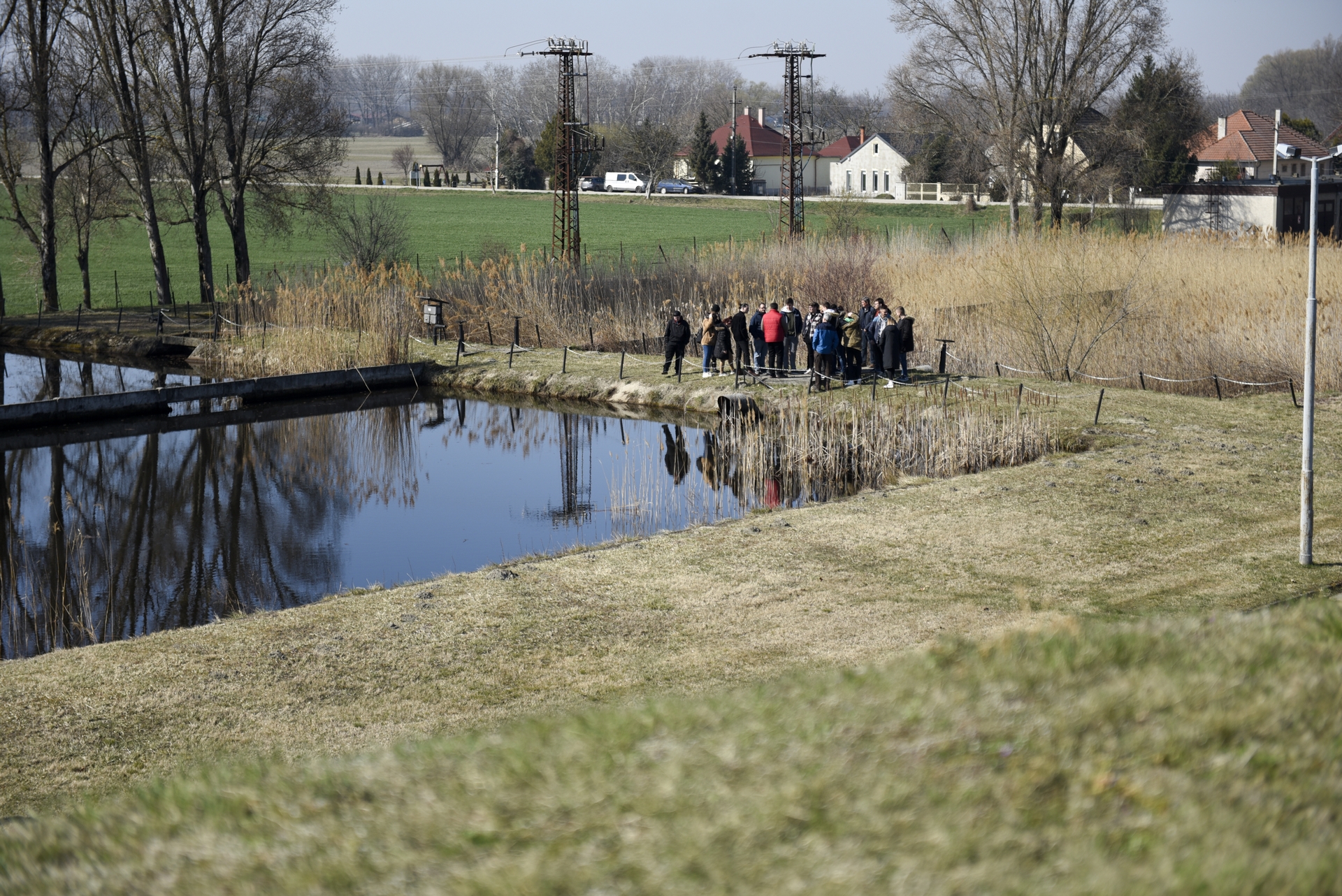Diákok egy csoportja a bemutató után