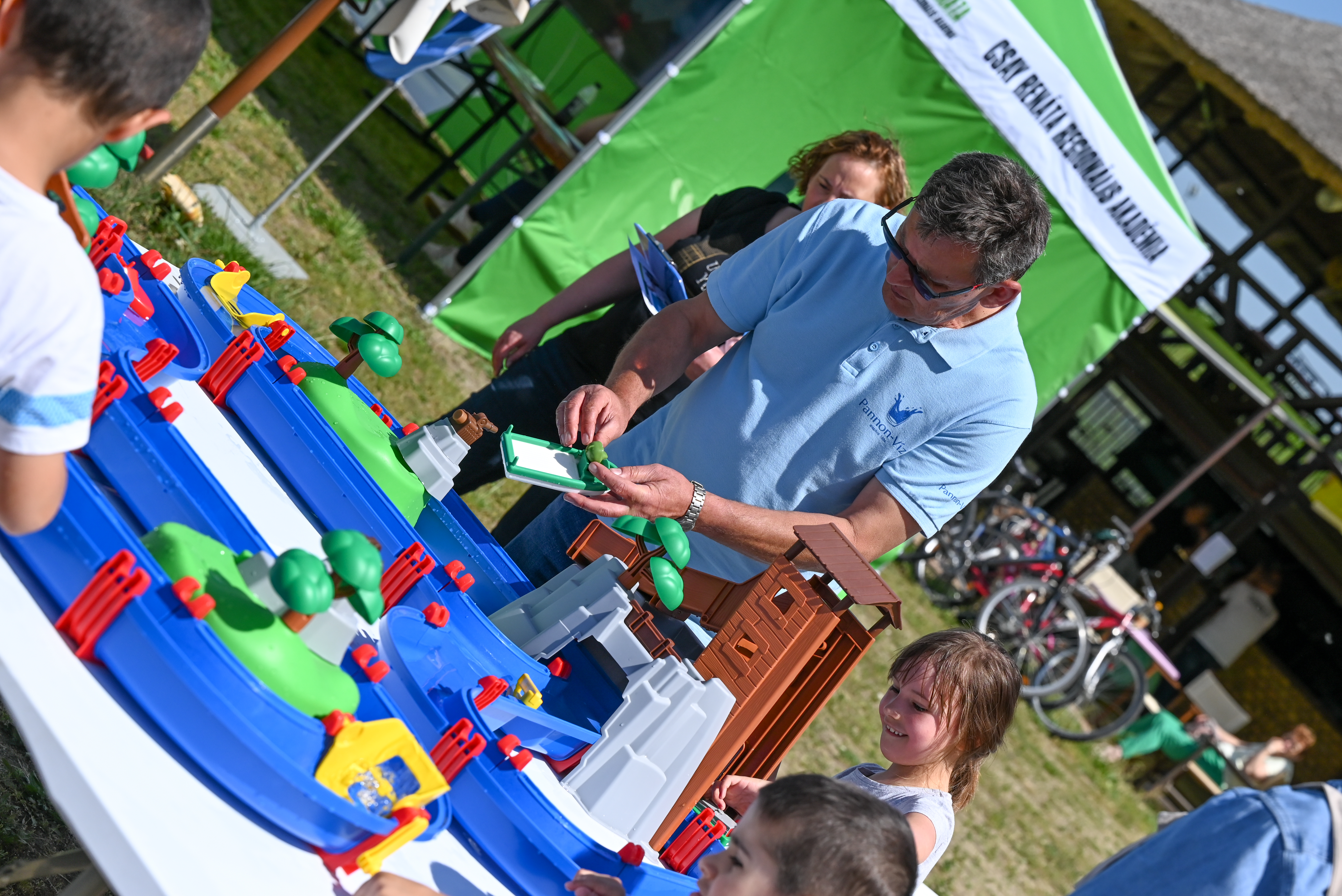 Népszerű az asztali vizes játékunk